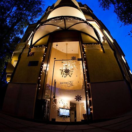 Hi Boutique Hotel Варна Экстерьер фото